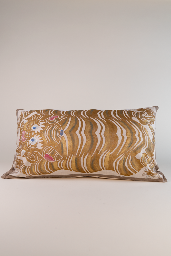 Carpet Tiger Printed Linen Pillow